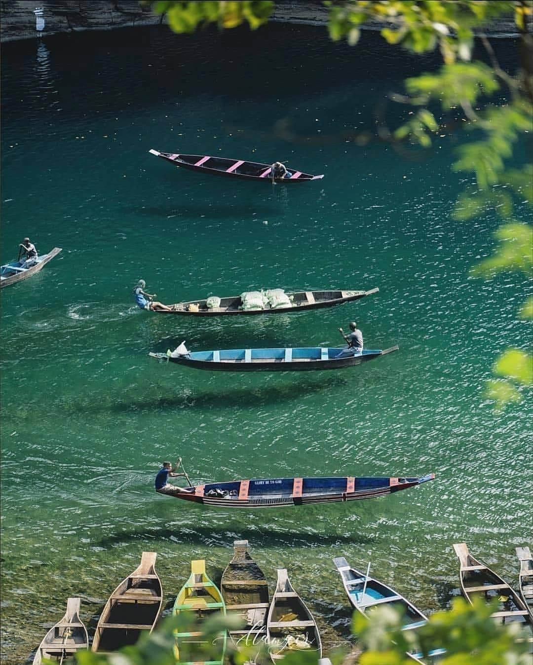 Crystal clear Dawki River - Meghalaya Tourism Highlight